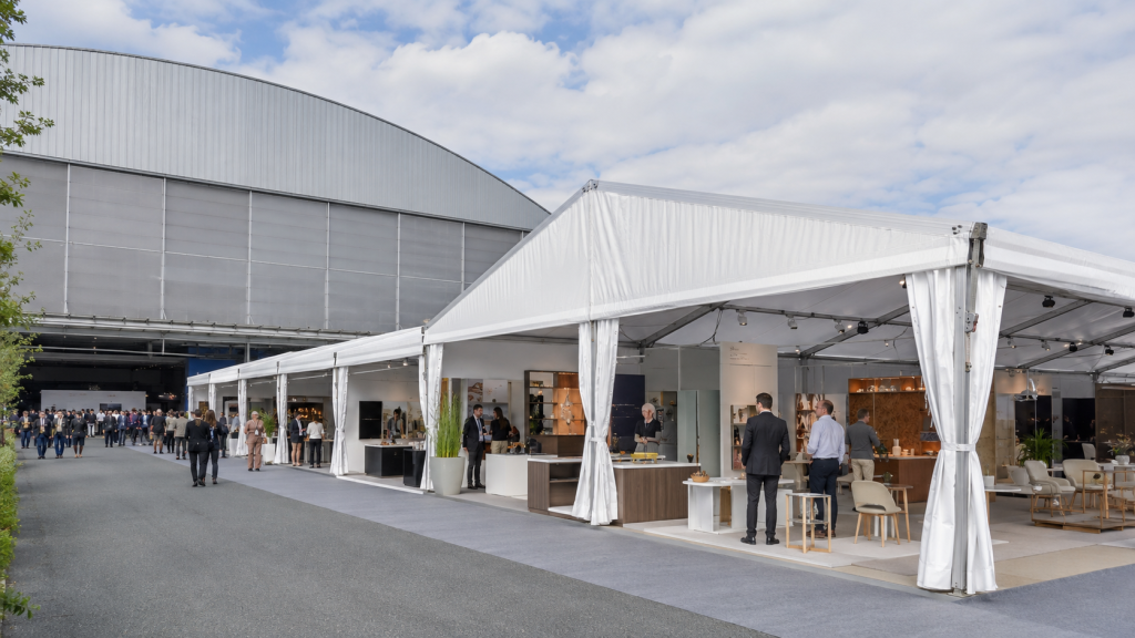 Carpas modulares para stands y zonas de exposición exterior